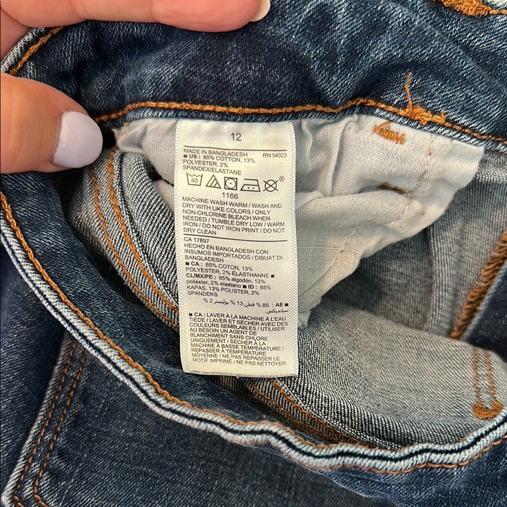Old Navy Women's Distressed Skinny Jeans - Picture 6 of 6